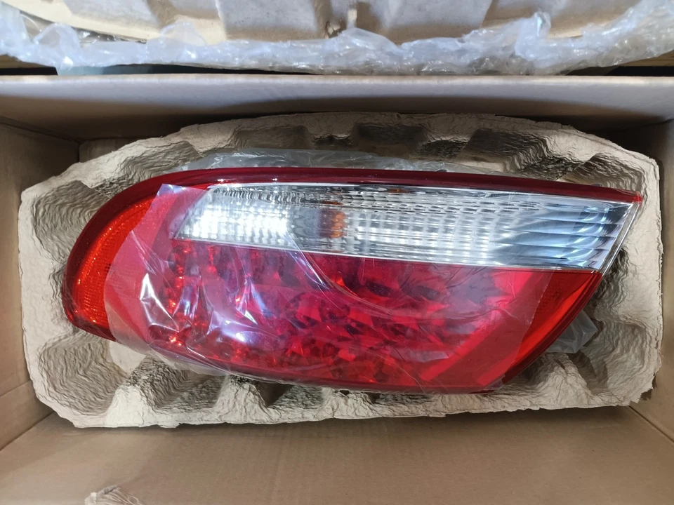 Luz trasera pasajero derecho Hyundai Azera 2006 2007 2008 2009 OEM R1362 DW Foto 1 de 3