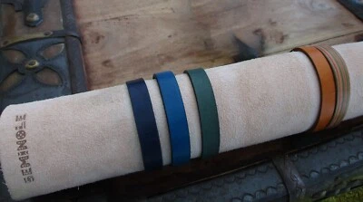 bracciale in pelle nero blu polsino fatto a mano braccialetto in cuoio surfista - Immagine 1 di 4