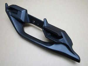 Maniglia posteriore destra Kawasaki KLE Versys 650 FKFA 2019 19.633 miglia (14123) - Foto 1 di 7