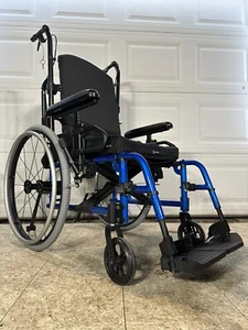 New Ki Mobility Catalyst 5 reclining 18"X18" Folding Ultralight Wheelchair - Picture 1 of 22
