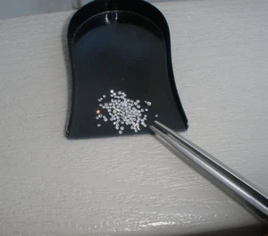 24 weiße natürliche Diamanten lose facettierte runde Pakete je 1,3 mm - Bild 1 von 5