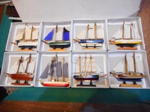 LOTE DE 8 VELEROS MODELO MADERA 5 1/4 ALTO X 5 3/4 LARGO - Imagen 1 de 4