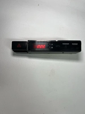 Toyota Tacoma 2005-2011 Hazard Dash Reloj Interruptor de Peligro OEM Foto 1 de 4