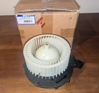 MERCEDES 1977 - 1981 空调和加热器鼓风机电机 URO 零件 1238201642 — 第 1/4 张图片