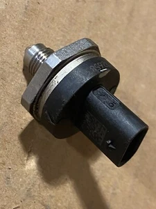 GM 12658331 Fuel Injection Rail Pressure Sensor -- 2018-2020 Equinox 2.0L -- NOS - Picture 1 of 4