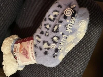 Nuevo MUK LUKS Mujer Calcetines de Cabina 2 Pares S/M 5-7 Zapatilla Antideslizante Forrado Difuso Azul Foto 1 de 4