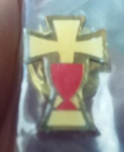 Comunión Católica Confirmación Cáliz Pin Insignia Cruz - Imagen 1 de 2