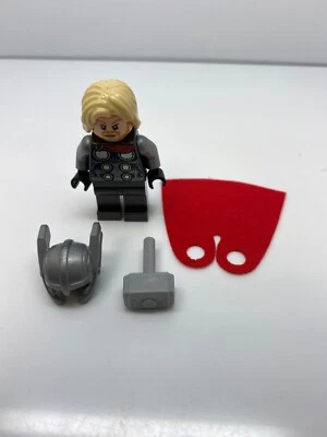 Lego Thor con capa perla patas gris oscuro con martillo y casco minifigura 76152 Foto 1 de 4