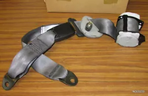 NEW 84905-68821-L8Z Suzuki Seat Belt Assy Rear LH OEM (J1653 DS651) - Picture 1 of 4