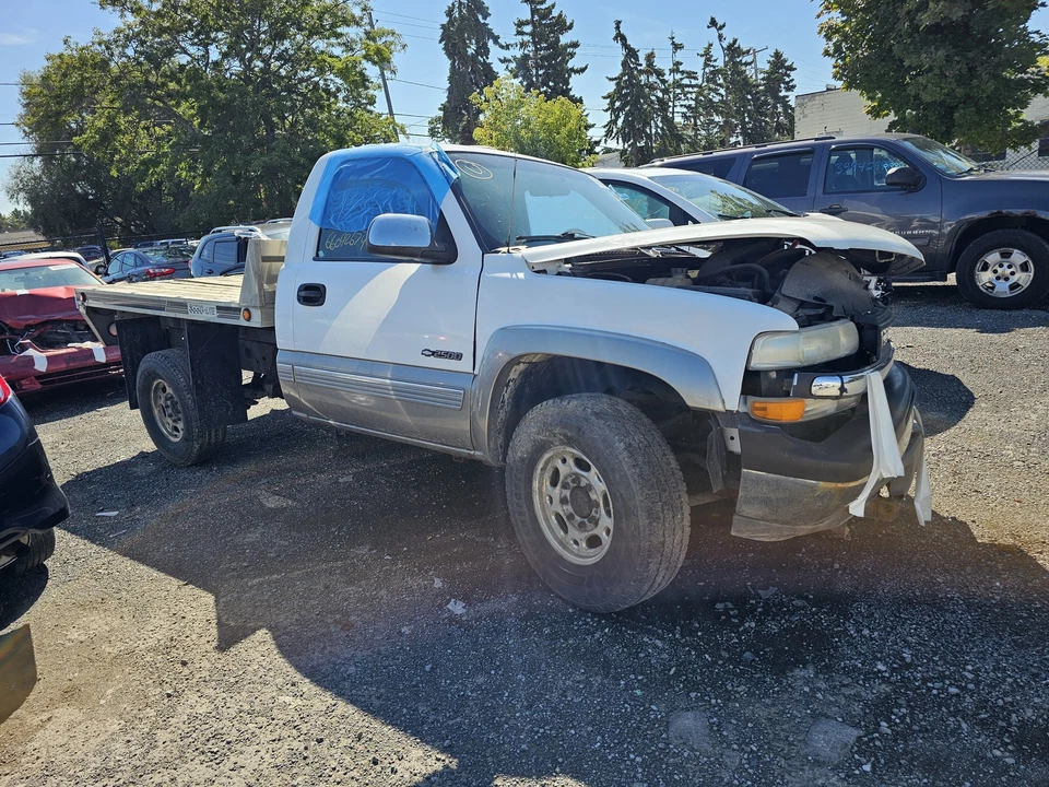 Used Front Right Door Window Regulator Front fits: 2000 Chevrolet Silverado 2500 - Image 1 of 4