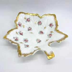 VTG HANDMADE MILK GLASS DECORATIVE FLORAL & GOLD TRIM CANDY DISH DISPLAY MCM - Picture 1 of 11