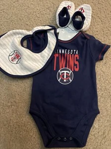 NWT MLB Minnesota Twins Infant 3 Piece Bodysuit, Bib, Boots Set - Picture 1 of 5