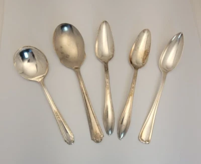 Assortment of 5 Vintage Silverplate Spoons Foto 1 de 4