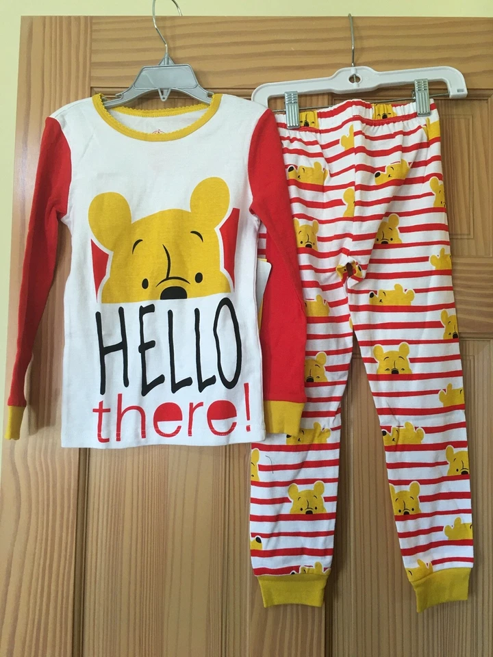 Nuevo con etiquetas Juego de pijama Winnie the Pooh de la tienda Disney amigos dormir 2 piezas pijamas niñas  Foto 1 de 1