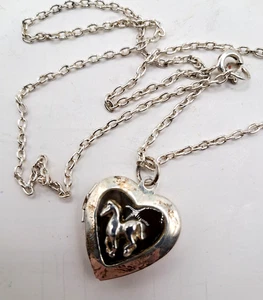 Medallón Corazón Caballo y Esmalte Tono Plata Shabby Vintage Con Cadena 16" - Imagen 1 de 5