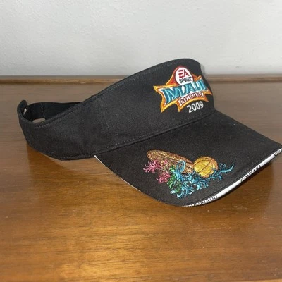 2009 EA Sports 毛伊邀请赛 NCAA 篮球遮阳板黑色运动刺绣 — 第 1/4 张图片