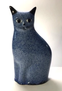 VINTAGE CERAMIC SPONGE PAINTED - BLUE & WHITE 10" HEIGHT FOLK ART - Picture 1 of 4
