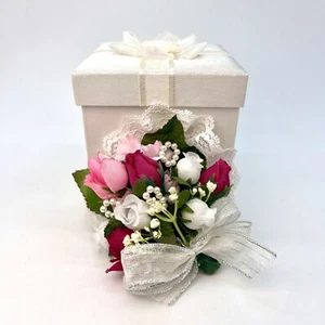 Vintage handgefertigte künstliche Rose Corsage Perlen & Spitze in Satin Geschenkbox Hochzeit Abschlussball - Bild 1 von 10