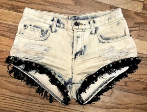 Carmar Shorts Women's Light Wash Beaded Black Fringe Cut Offs Boho Size 26 - Picture 1 of 6