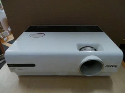 BenQ W600 Projektor HDMI Beamer mit Fernbedienung Leichte Flecken Guter Zustand - Bild 1 von 4