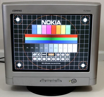 2007 Compaq FS7600 16" VGA CRT Computer Monitor (1024x768 @85Hz) - Retro Gaming - Image 1 of 4