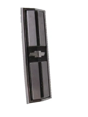 Nuevo de Lote Antiguo GM 3893819 1967 Chevrolet Camaro Z/28 estándar parrilla delantera emblema insignia Foto 1 de 4