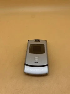 Motorola RAZR V3 argento - Foto 1 di 12