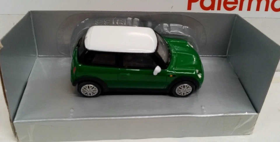NEWRAY 1/43 - MINI COOPER VERDE  CON TETTO BIANCO - Immagine 1 di 2