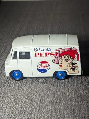 Pepsi Lledo Days Gone 1959 Morris LD 150 Van Vintage Die-cast Cola 🚐 - Image 1 of 4