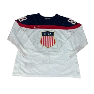 USA Hockey Jersey Uomo XL Bianco Blu IIHF Hockey Patrick Kane 88 Nike Team USA - Foto 1 di 13