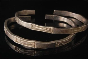 2 ALTE CHINESISCHE MANSCHETTENARMBÄNDER AUS BAMBUS BAOQING SILBERMARKE LT - Bild 1 von 5