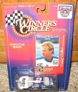 NUEVO EN CAJA CÍRCULO DE GANADORES COCHE DE STOCK OXIDADO WALLACE #2 Y TARJETA - Imagen 1 de 1