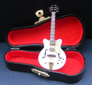 Guitarra Casa de Muñecas Instrumento de Madera Blanco En Estuche Negro Escala 1:12 560 Tumdee - Imagen 1 de 9