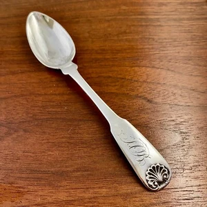 TAYLOR & HINSDALE COIN SILVER FIDDLE PATTERN SHELLBACK DESSERT SPOON c.1810 NYC - Picture 1 of 6