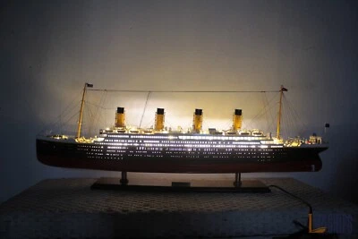 Großes 39 Zoll (100 cm) RMS Titanic Modell mit LED-Leuchten - handgefertigtes... - Bild 1 von 4