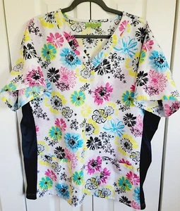 Greentown 2X Scrub Top Plus Size Women’s Multi Color Slimming V-Neck  Floral - Picture 1 of 8