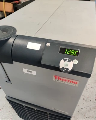 Thermo Scientific Neslab ThermoFlex 3500 Recirculating Chiller 5°C 7.2 L Working - Image 1 of 4