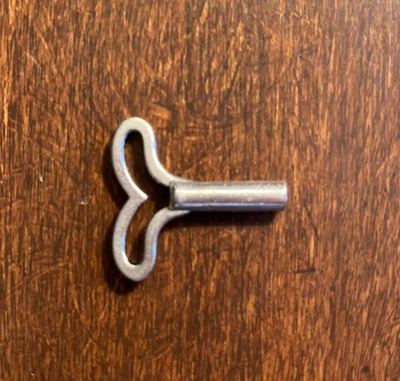 Small Ornate Vintage Metal Wind Up Key - Clock - Toy - Train - 1/8" hole - Image 1 of 4