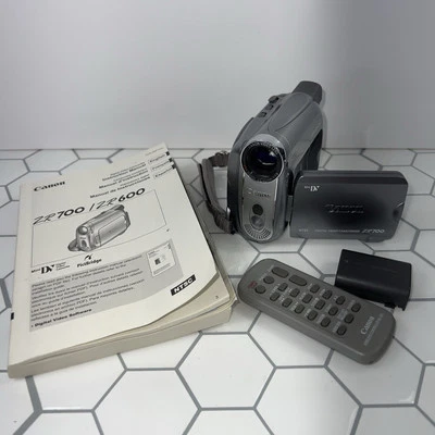 Canon ZR700 Mini DV Camcorder - Image 1 of 4