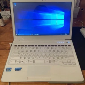 Fujitsu LIFEBOOK CH55 FMVC55JW Intel Core i5-3317U HDD 500GB RAM 4GB 13.3in - Picture 1 of 10