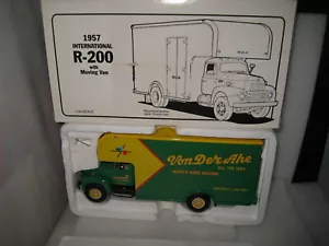 1.34 1st FIRST GEAR 1957 INTERNATIONAL R-200 MOVING VAN VON DER AHE #18-1448 - Picture 1 of 5