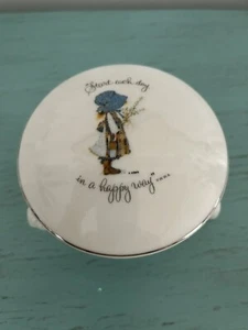 Vintage Holly Hobbie Round Ceramic Trinket Dish 3 Leg Blue Bonnet 1973 Japan - Picture 1 of 2