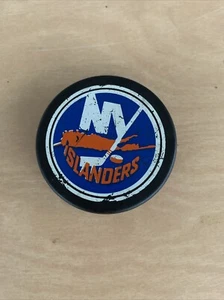 Vtg 1980's New York Islanders Hockey Puck General Tire Slug Canada #Y3 - Picture 1 of 3