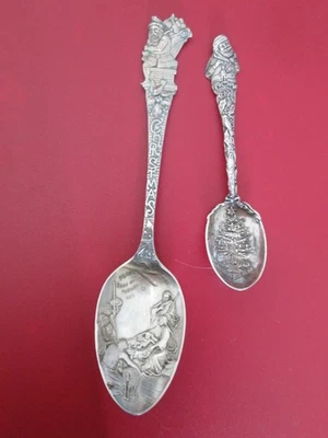 DOS CUCHARAS ANTIGUAS ESTERLINA - RECUERDO NAVIDAD con SANTA - una de DANIEL LOW Foto 1 de 4