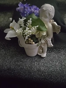 Scioto Cherub mit Vase und Blumen - Bild 1 von 10