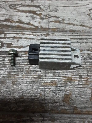 Conjunto rectificador regulador de voltaje Buddy 125 2008 08 genuino Scooters Foto 1 de 4