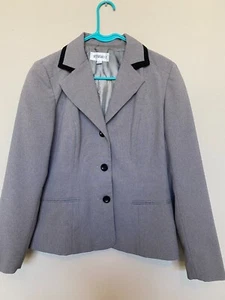 Studio I blazer sz 8 Gray with Black accent collar - Picture 1 of 4