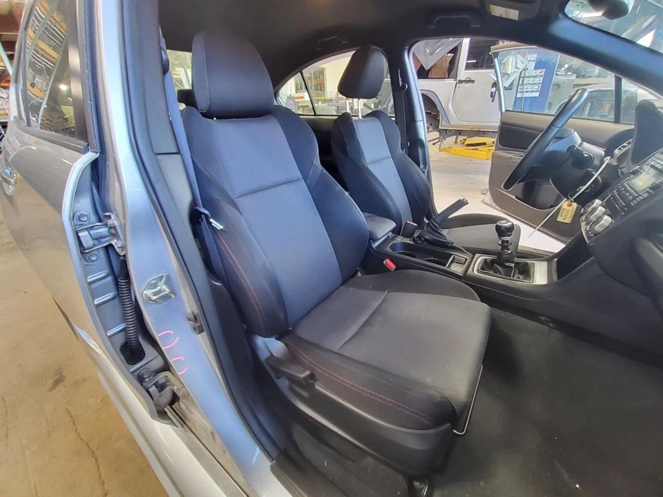 Passenger Front Seat  Cloth Manual Non-heated Fits 15-21 WRX 373046 — 第 1/1 张图片