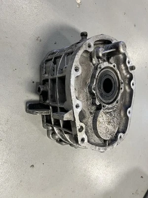 Carcasa de montaje de caja delantera transmisión manual Jeep Wrangler TJ NV3550 2000-2001 Foto 1 de 3