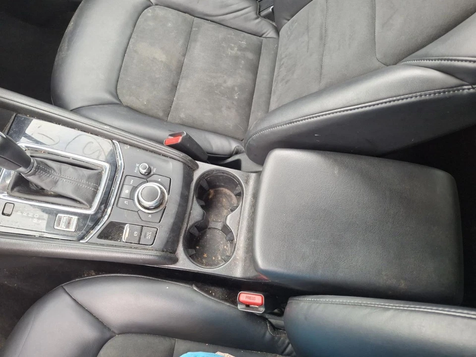 Consola SOLO REPOSABRAZOS compatible con 17-23 MAZDA CX-5 3649664 Foto 1 de 4